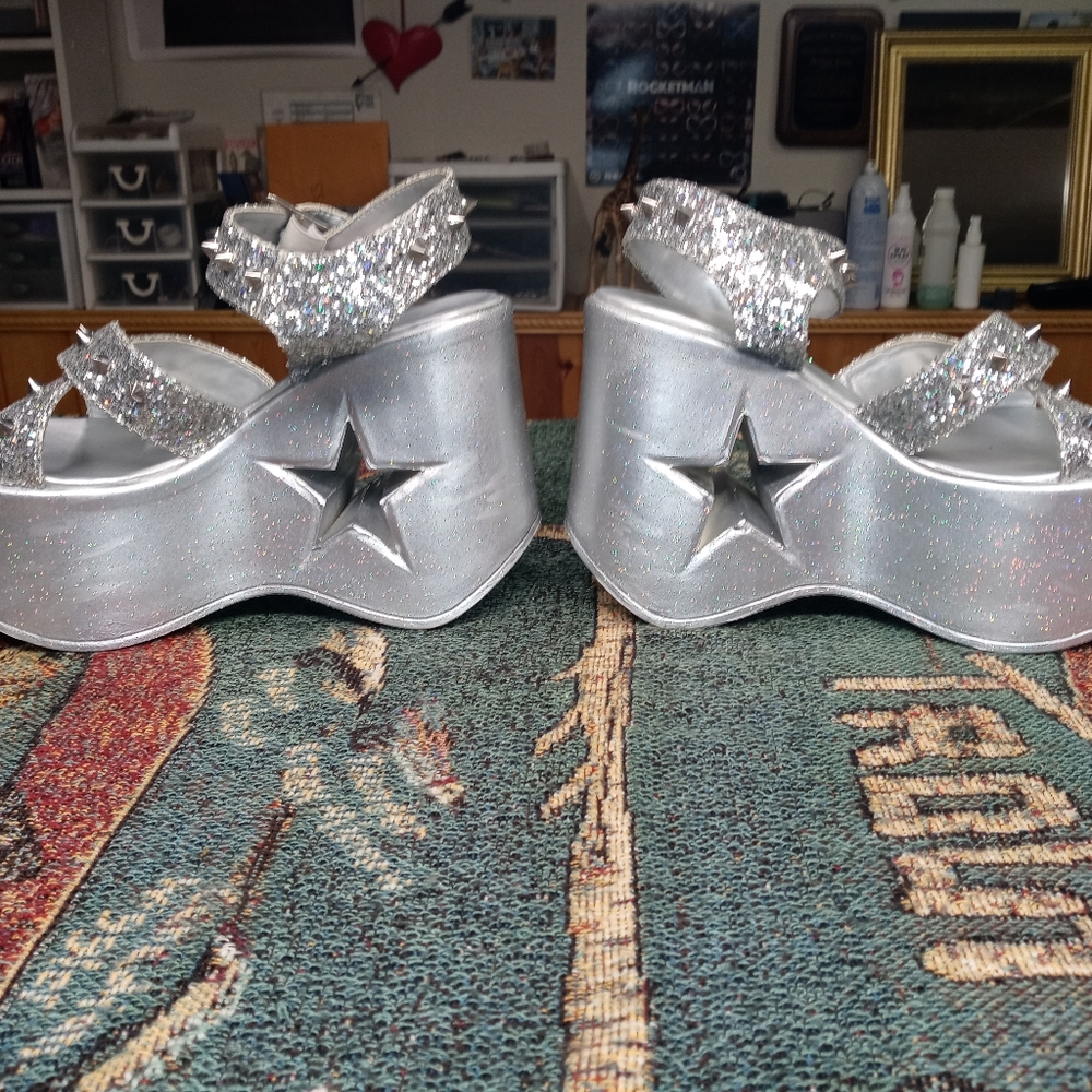 Shoes - Picture 4 of 4